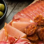 Tablas de embutidos que puedes comprar aqui, tenemos Jamones, embutidos, quesos y vinos de Román García